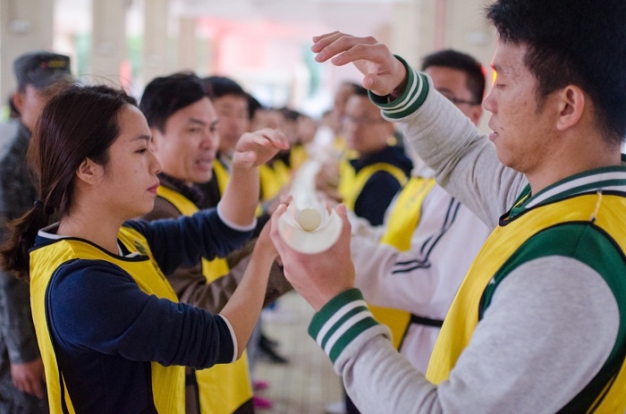 戶外拓展訓(xùn)練項(xiàng)目“珠行萬里”（圖書館 梁平攝影）.jpg